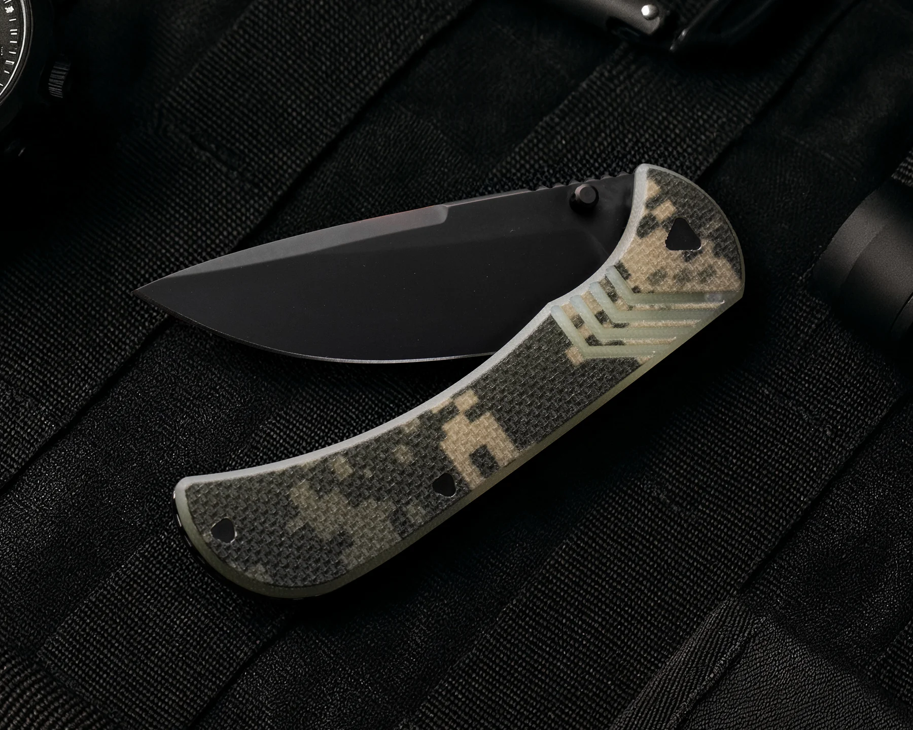 Cav Folder Universal Camouflage Pattern